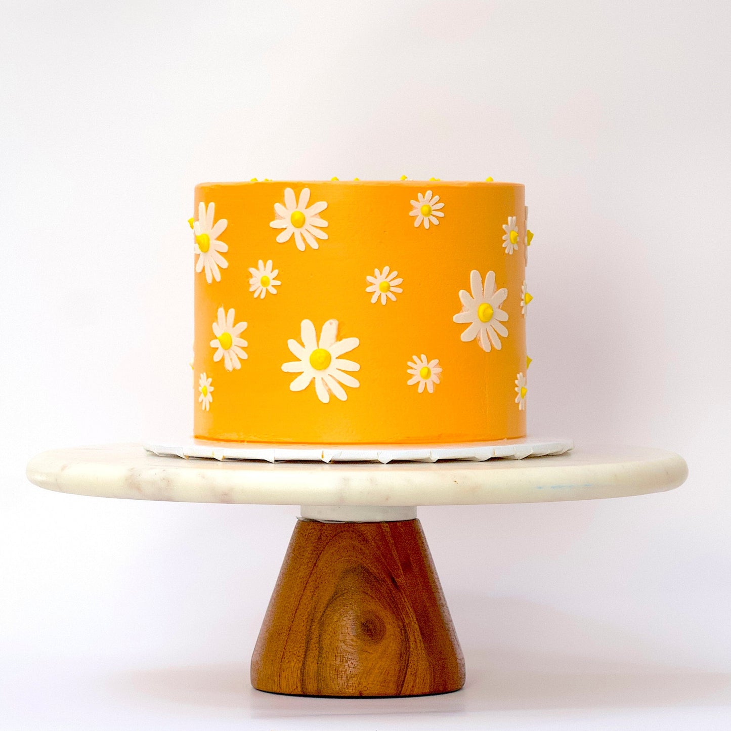 Sunshine Daisy Cake