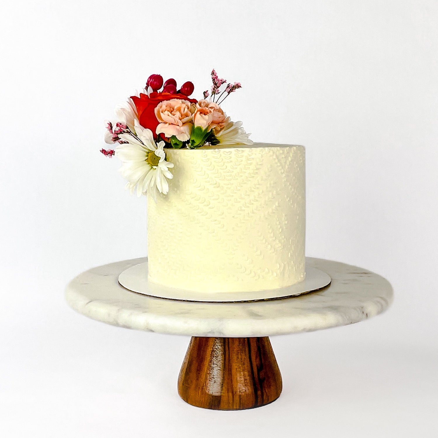 Elegant Birthday Cake – Mannarinu